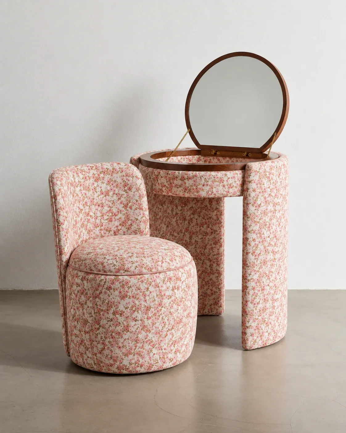 Concept image of The Lune, Ditsy floral vanity set